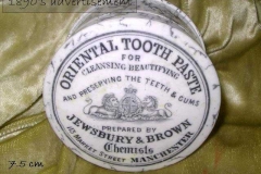 Oriental toothpaste pot